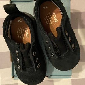 Tiny TOMS Suede Ivan Shoes